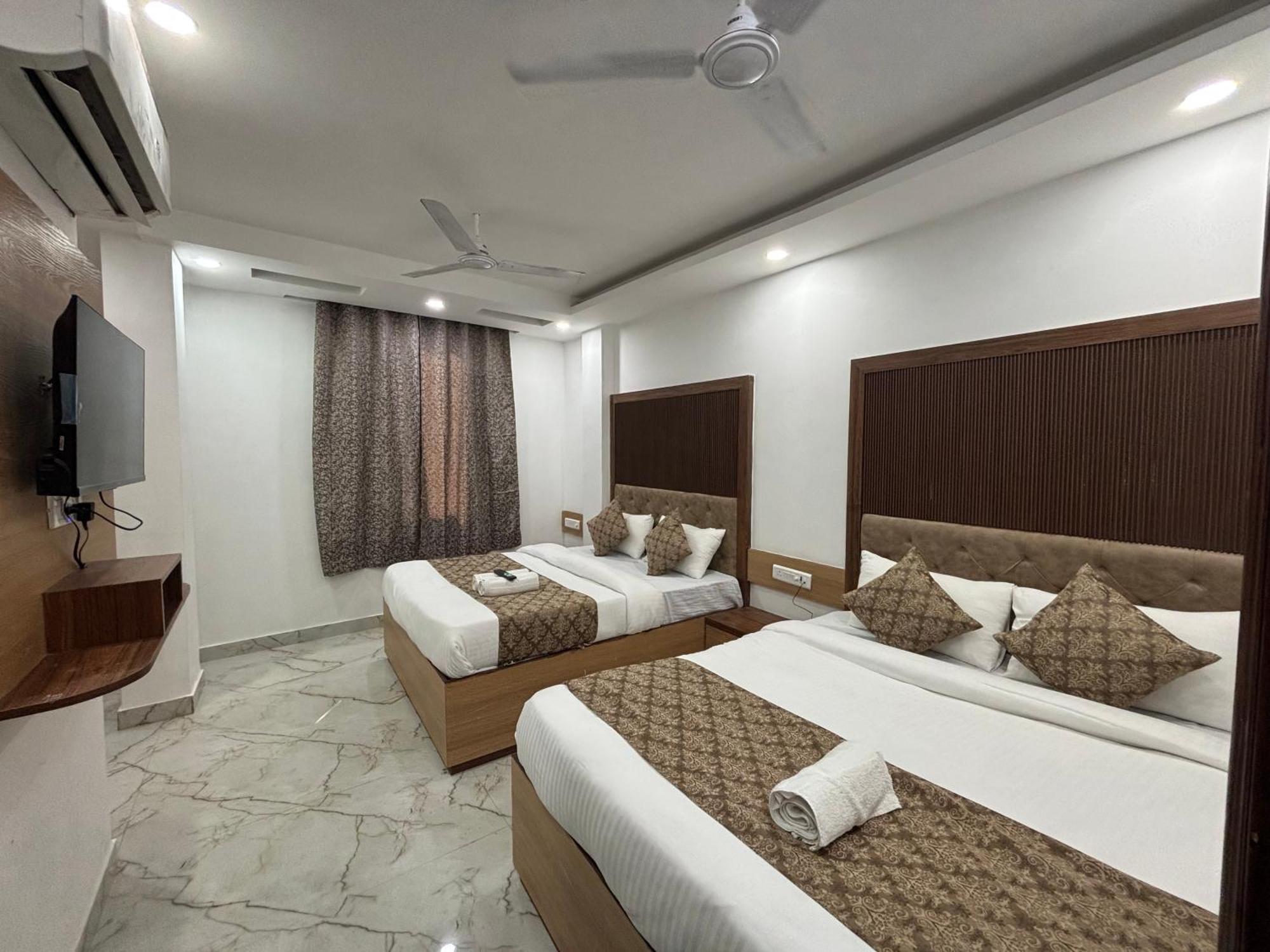 Hotel C G International 2 Minuit Walkable New Delhi Railway Station & Connaught Palace Exterior photo